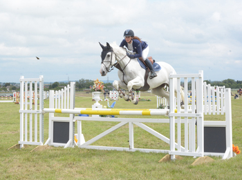 Rachael Connor Takes Top Spot in the Horseware Bronze League Qualifier at Aintree International Equestrian Centre